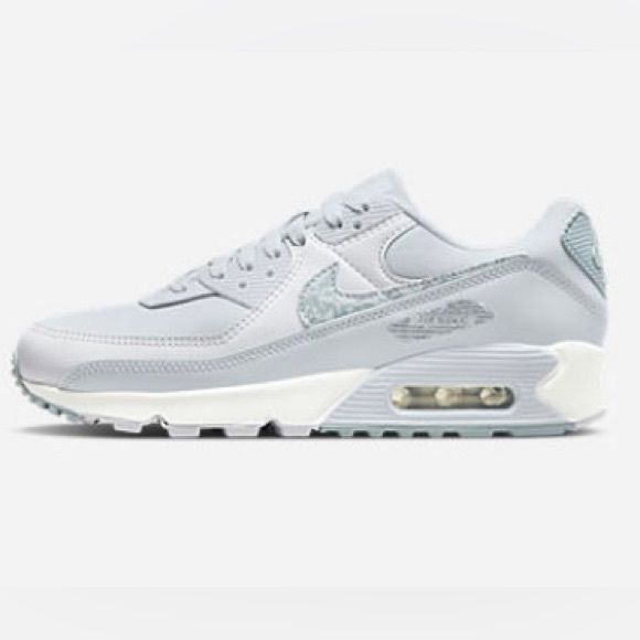 Nike air max 90 Women’s White/ Aura Size:8.5 Not Sold Anymore $130 NWB - Picture 1 of 7